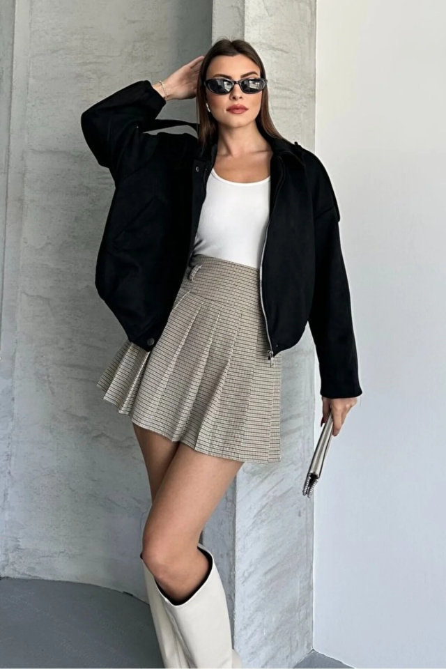 Kadın Oversize Süet Görünümlü Fermuarlı Siyah Ceket – Sonbahar Kış Kombinleri İçin Trend Parça