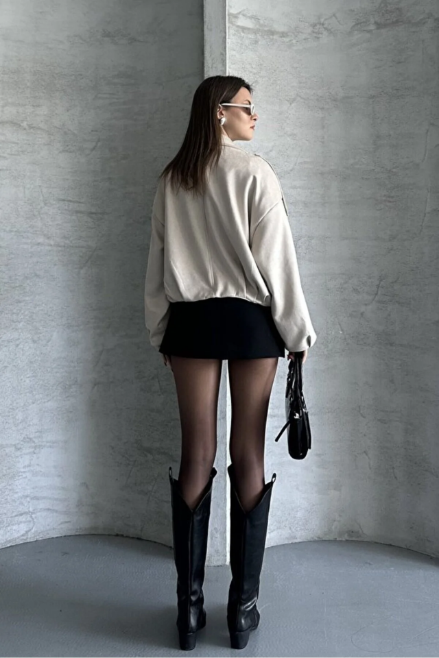 Kadın Oversize Süet Görünümlü Fermuarlı Krem Ceket – Sonbahar Kış Kombinleri İçin Trend Parça