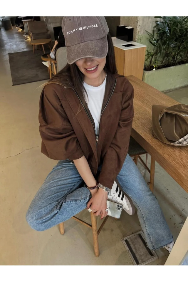 Kadın Oversize Süet Görünümlü Fermuarlı Kahve Ceket – Sonbahar Kış Kombinleri İçin Trend Parça